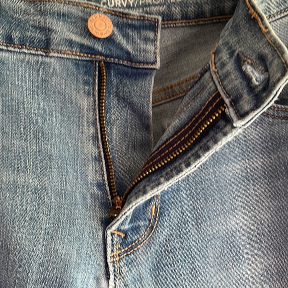 Blue Jeans Curvy Mid Rise - Picture 7 of 9